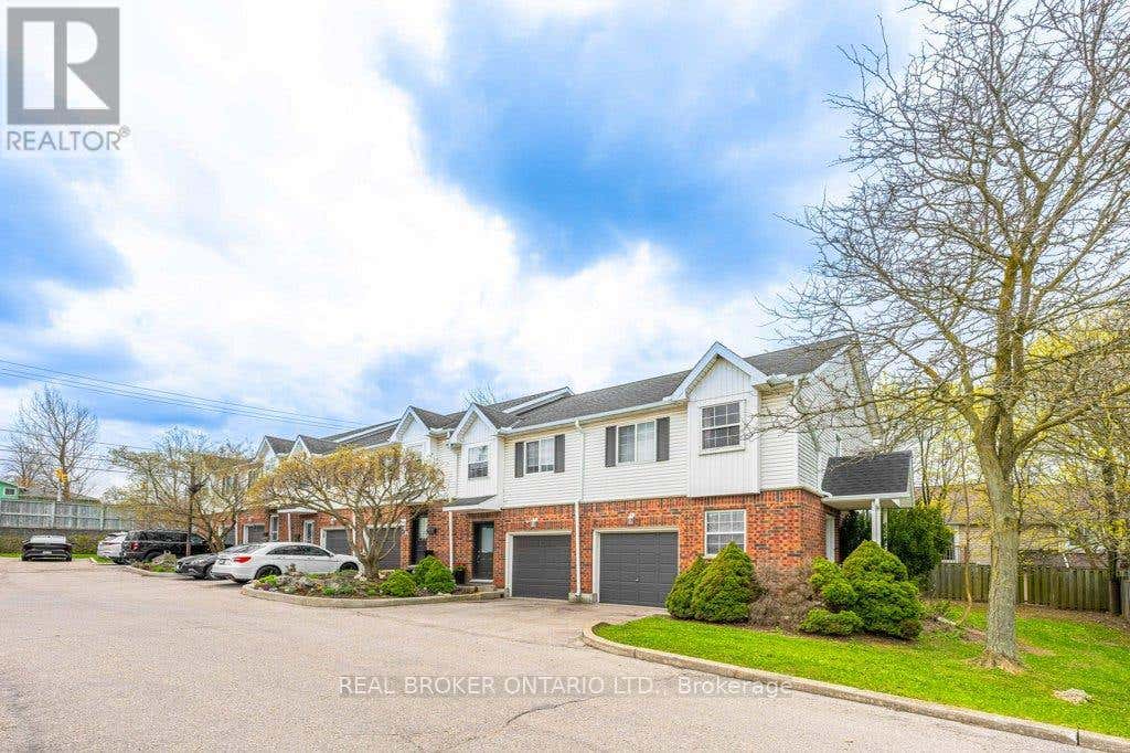 2 - 185 HIGHLAND CRESCENT