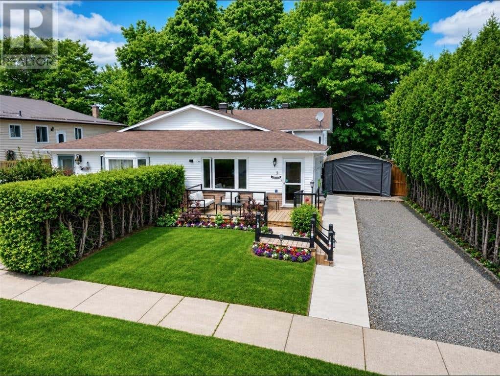5 FELTZ ROAD
