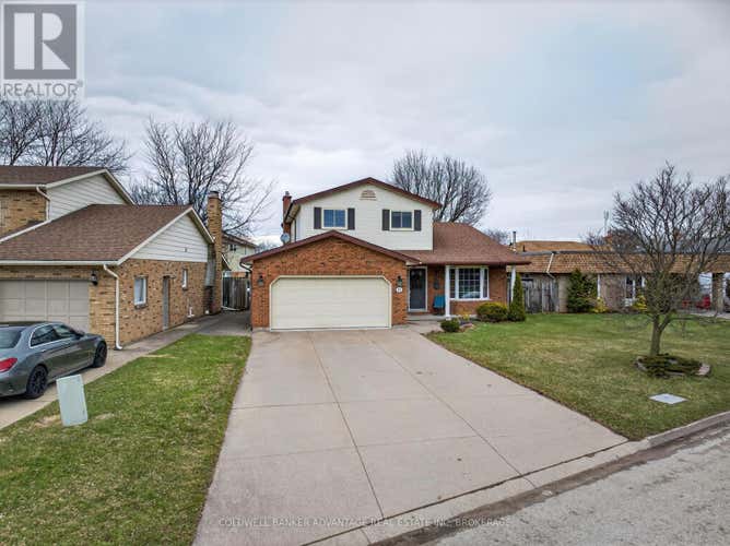 41 ADEL DRIVE E