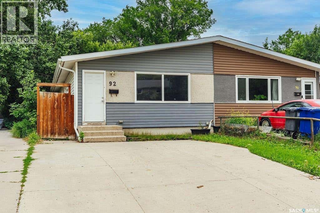 92 DAVIDSON CRESCENT