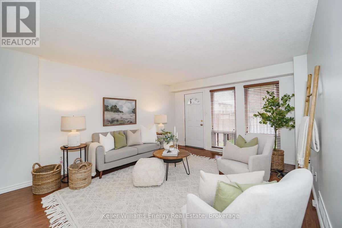 39 - 1333 MARY STREET N