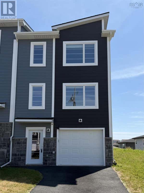 17 GROSSE STREET
