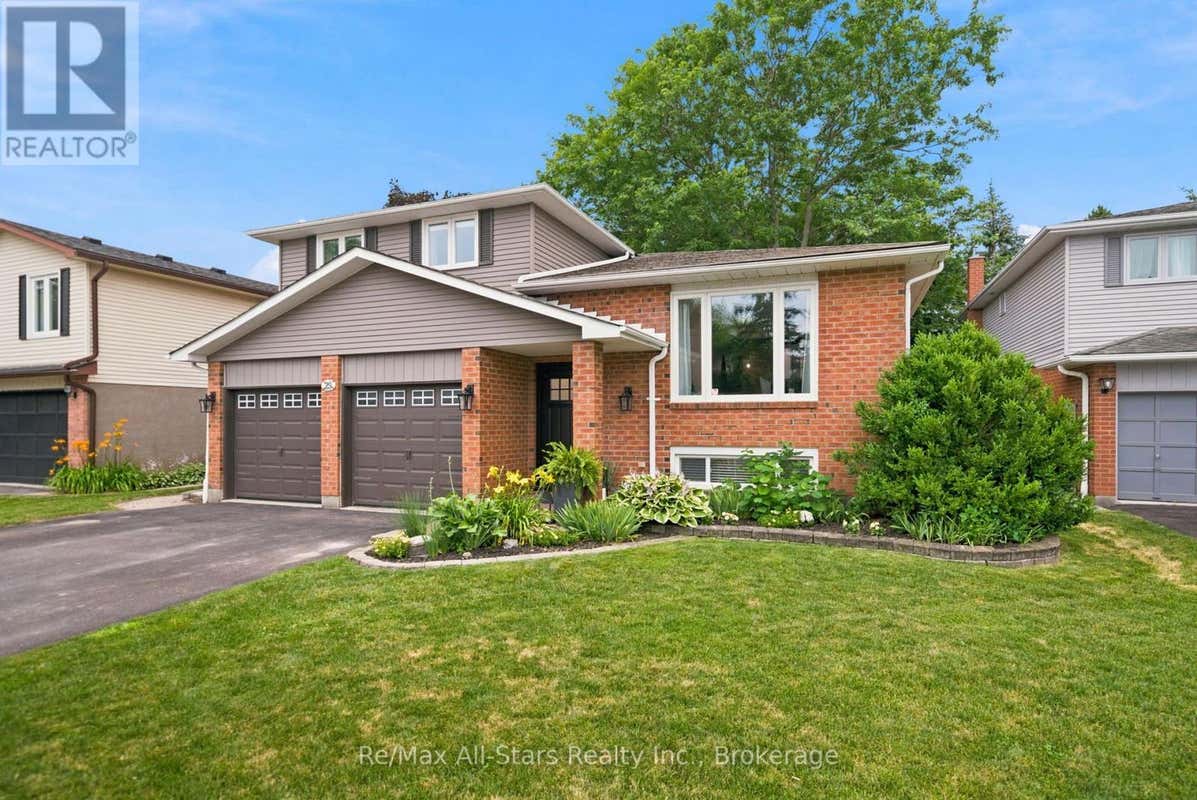 29 APPLEWOOD CRESCENT