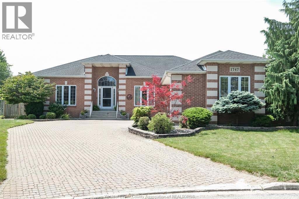1747 CHORNOBY CRESCENT