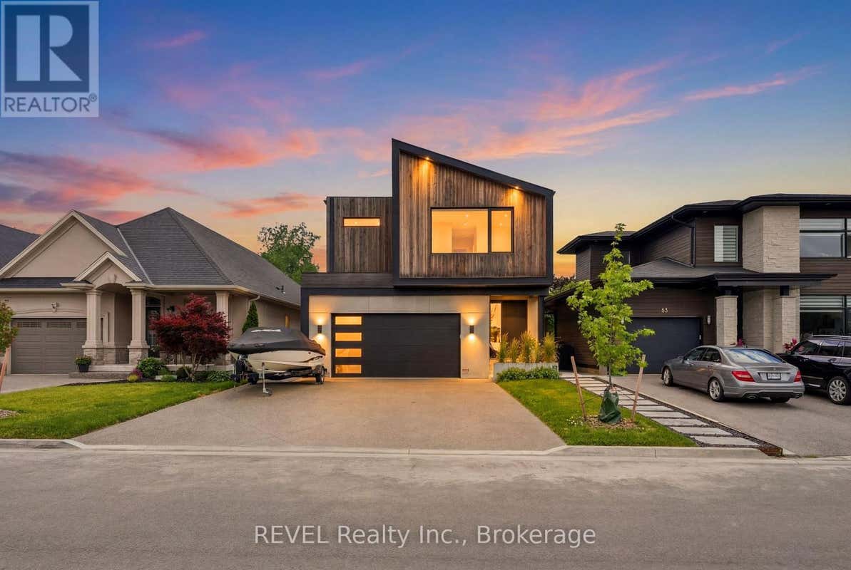 81 MACKENZIE KING AVENUE