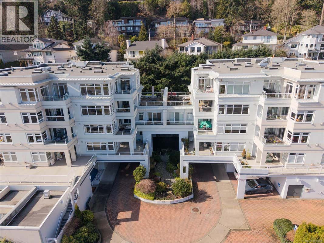 306 5110 CORDOVA BAY RD