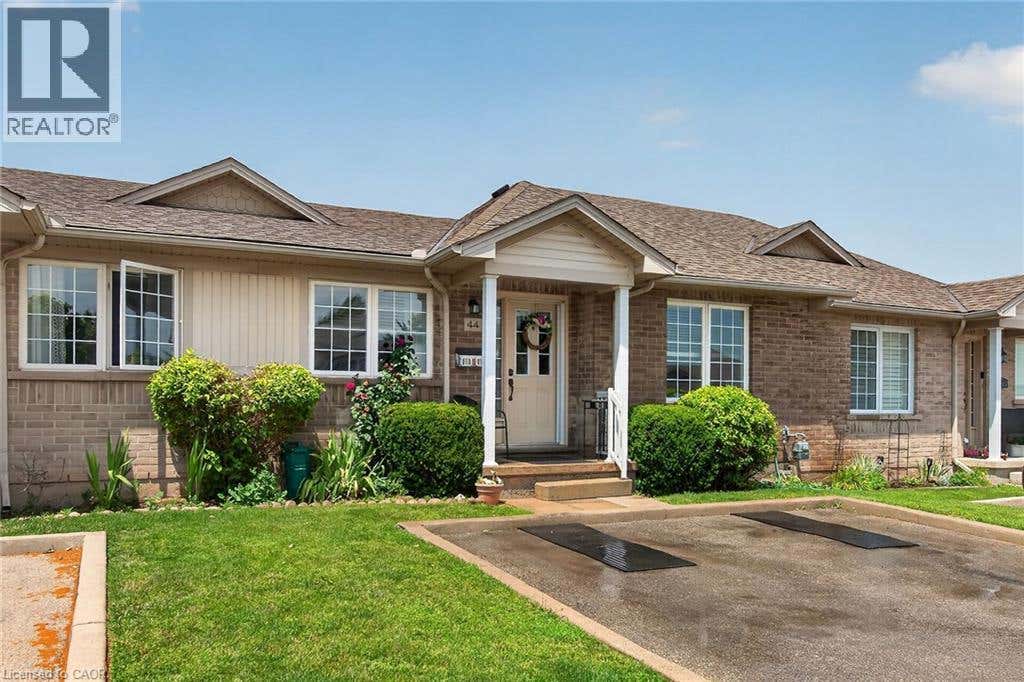 24 KENYON CRESCENT UNIT# 44