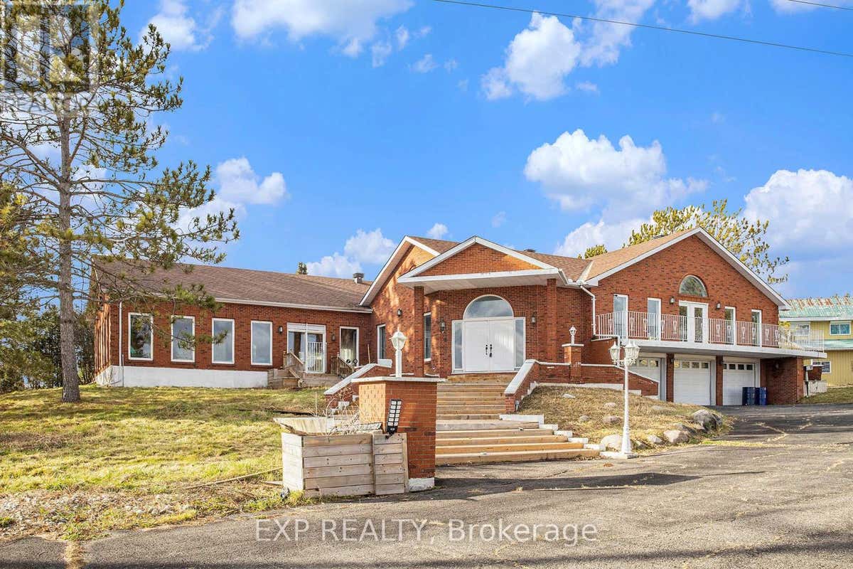 8411 Russell Rd  