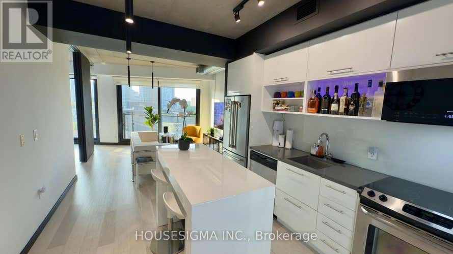 901 - 51 TROLLEY CRESCENT