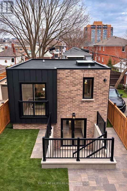 4 (GARDEN SUITE) - 39 FIFTEENTH STREET