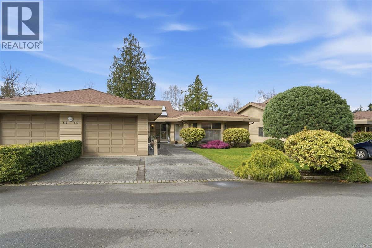 817 LAKES BLVD