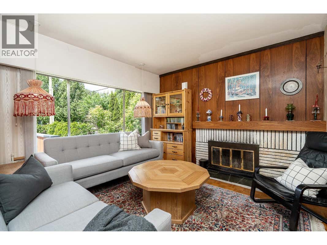 3554 HASTINGS STREET