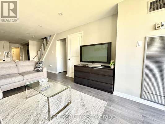 332 - 2 VALHALLA INN ROAD, TORONTO (ISLINGTON-CITY CENTRE WEST