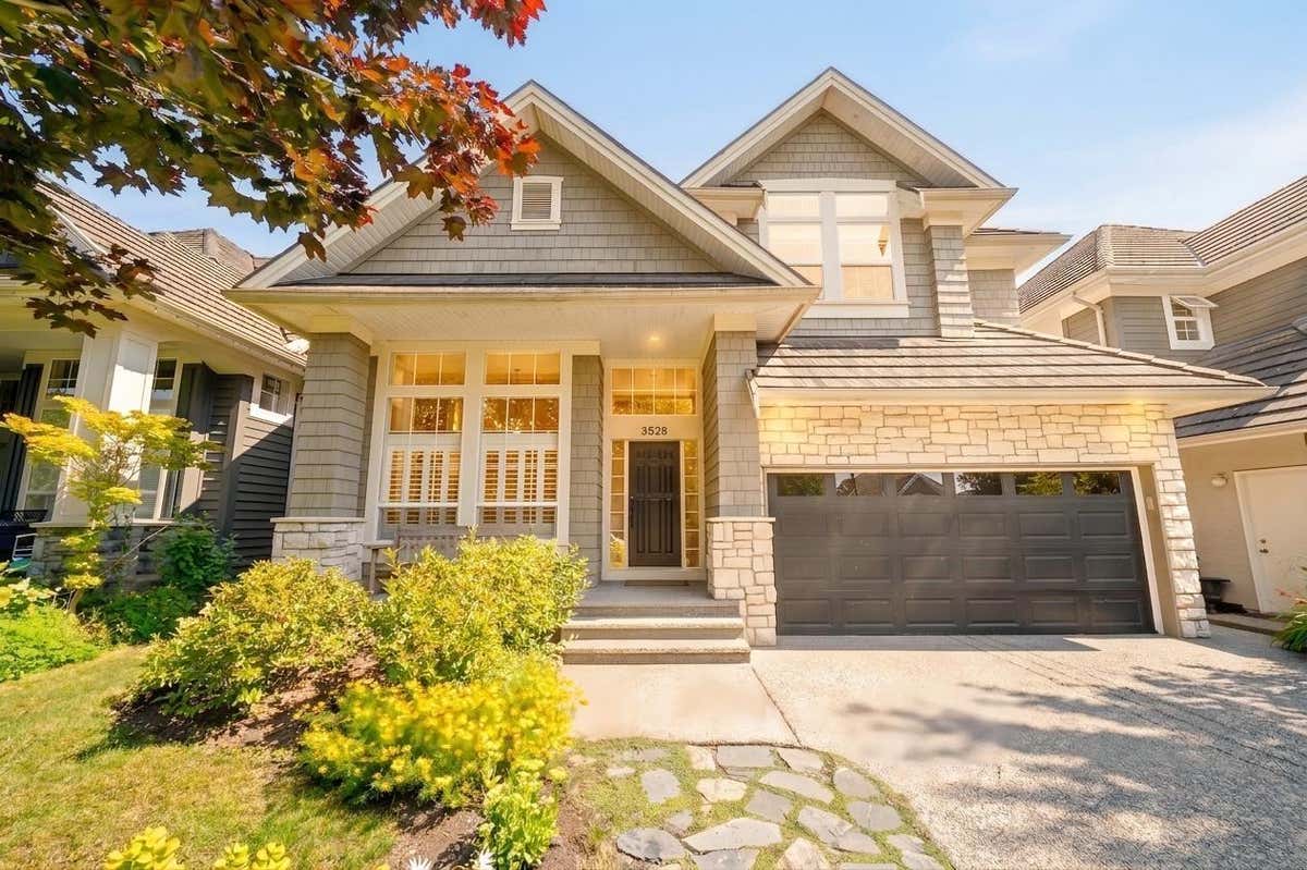 3528 ROSEMARY HEIGHTS CRESCENT