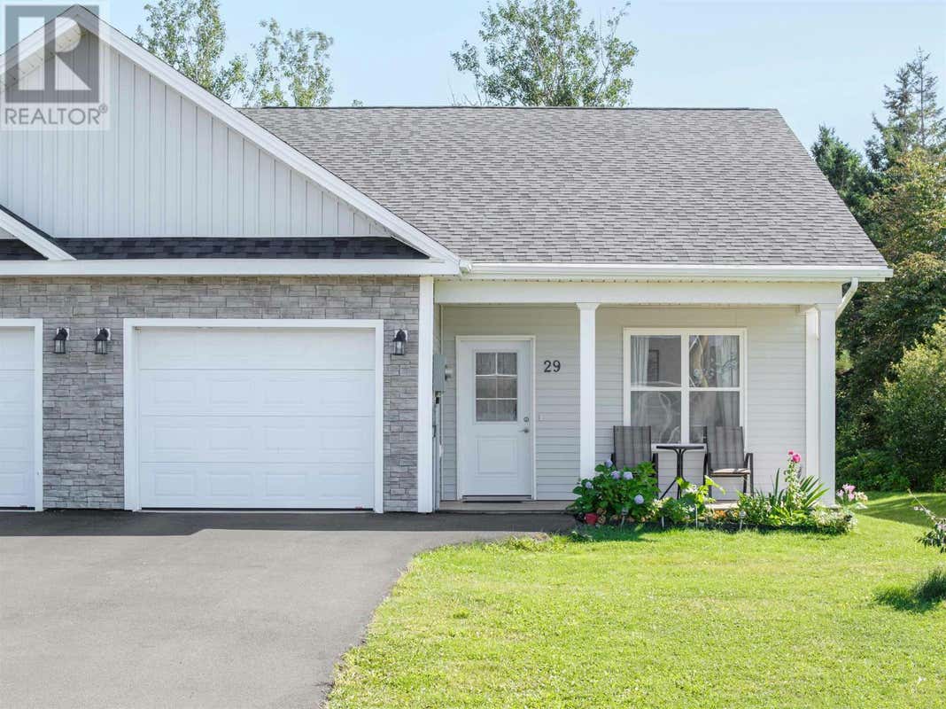 29 Essex Cres  