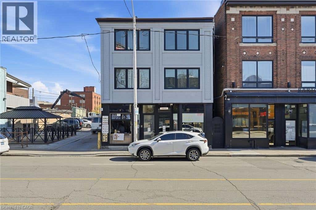 301-303 BARTON STREET E
