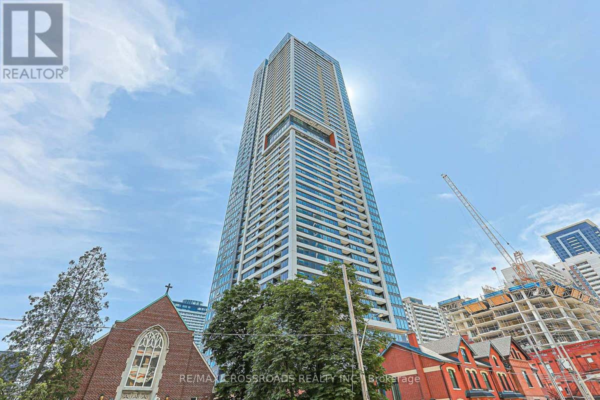1204 - 609 SHERBOURNE STREET