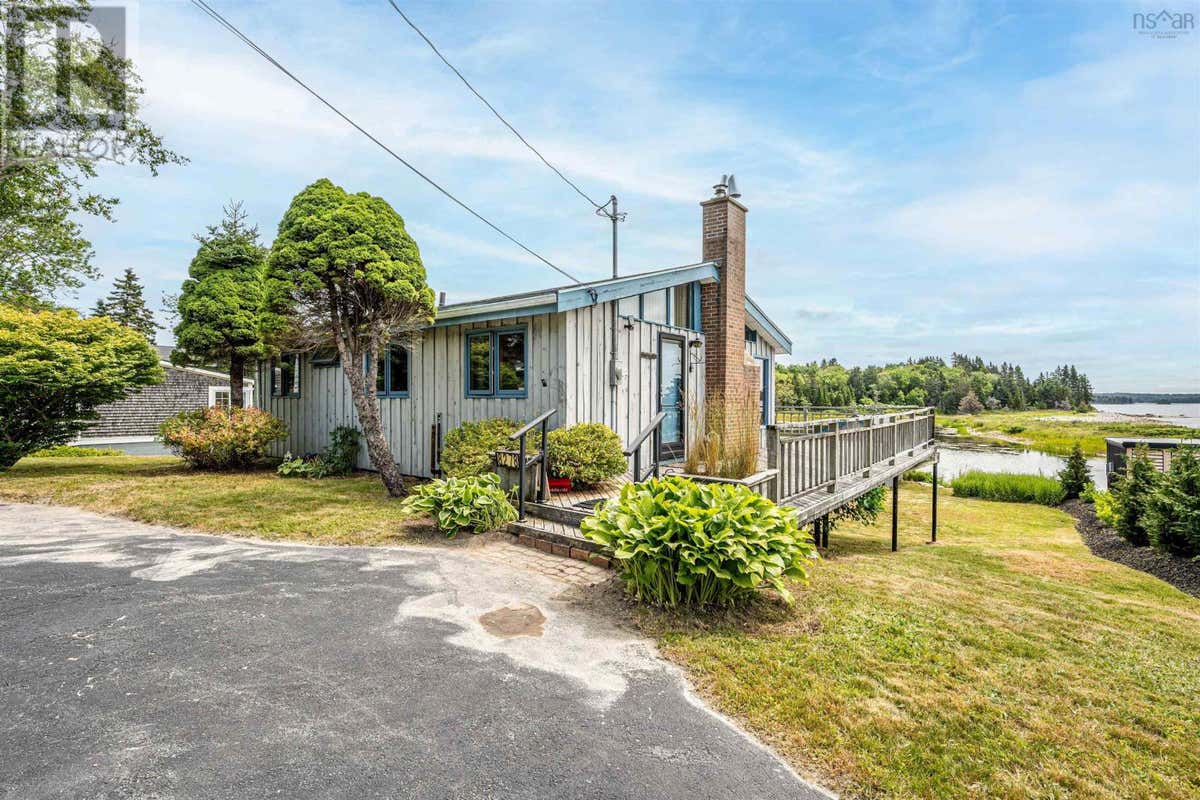 8278 ST MARGARETS BAY ROAD