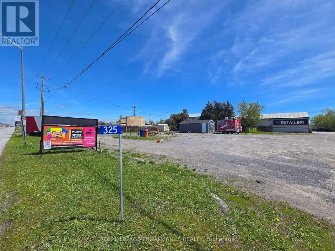 325 DUNDAS STREET E