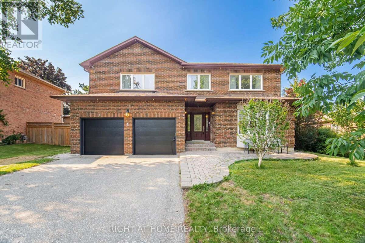 4 SIMMONS CRESCENT