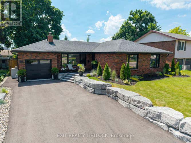 865 KENSINGTON DRIVE