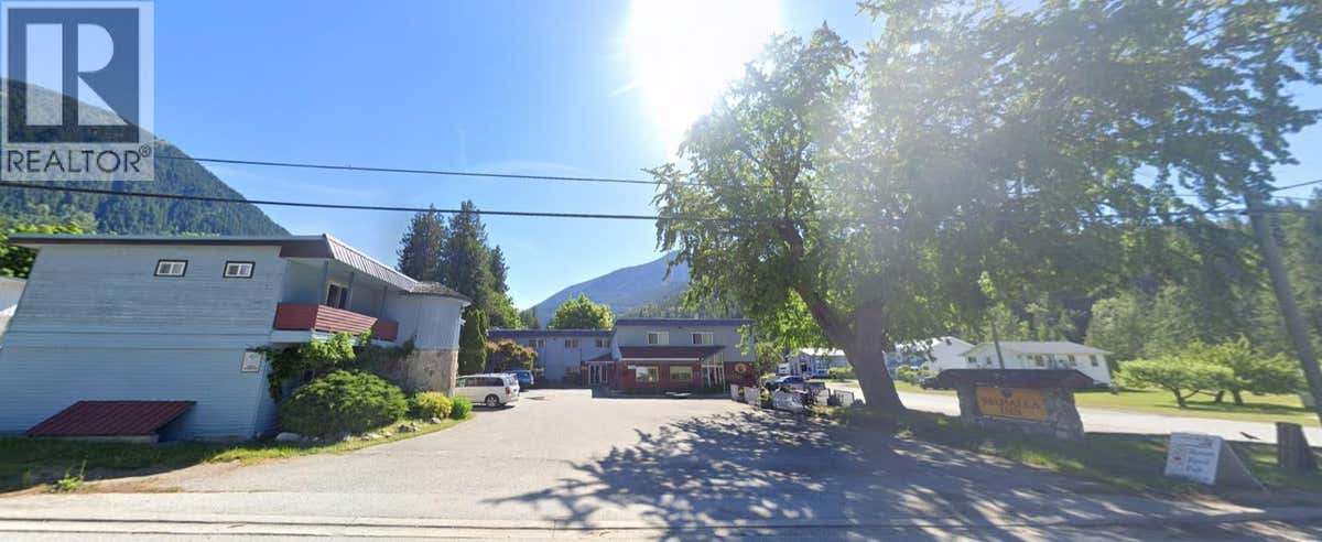 509 SLOCAN AVENUE