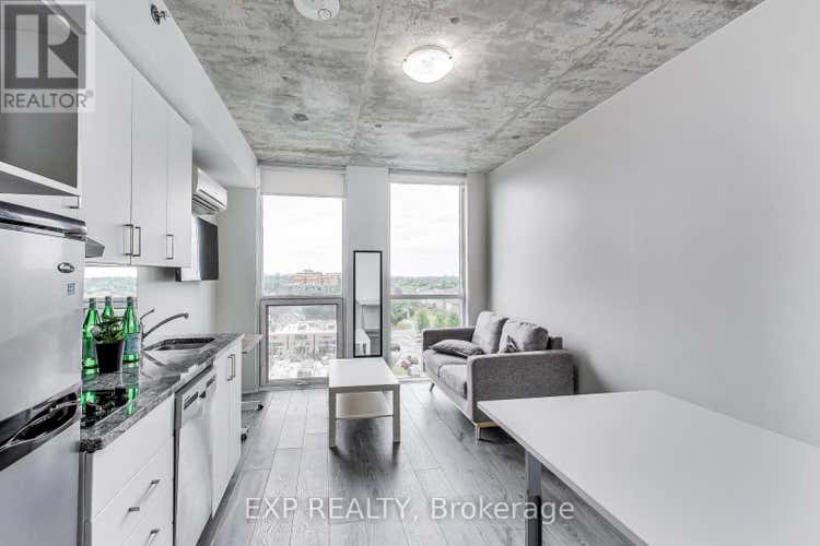 739 - 1900 SIMCOE STREET N