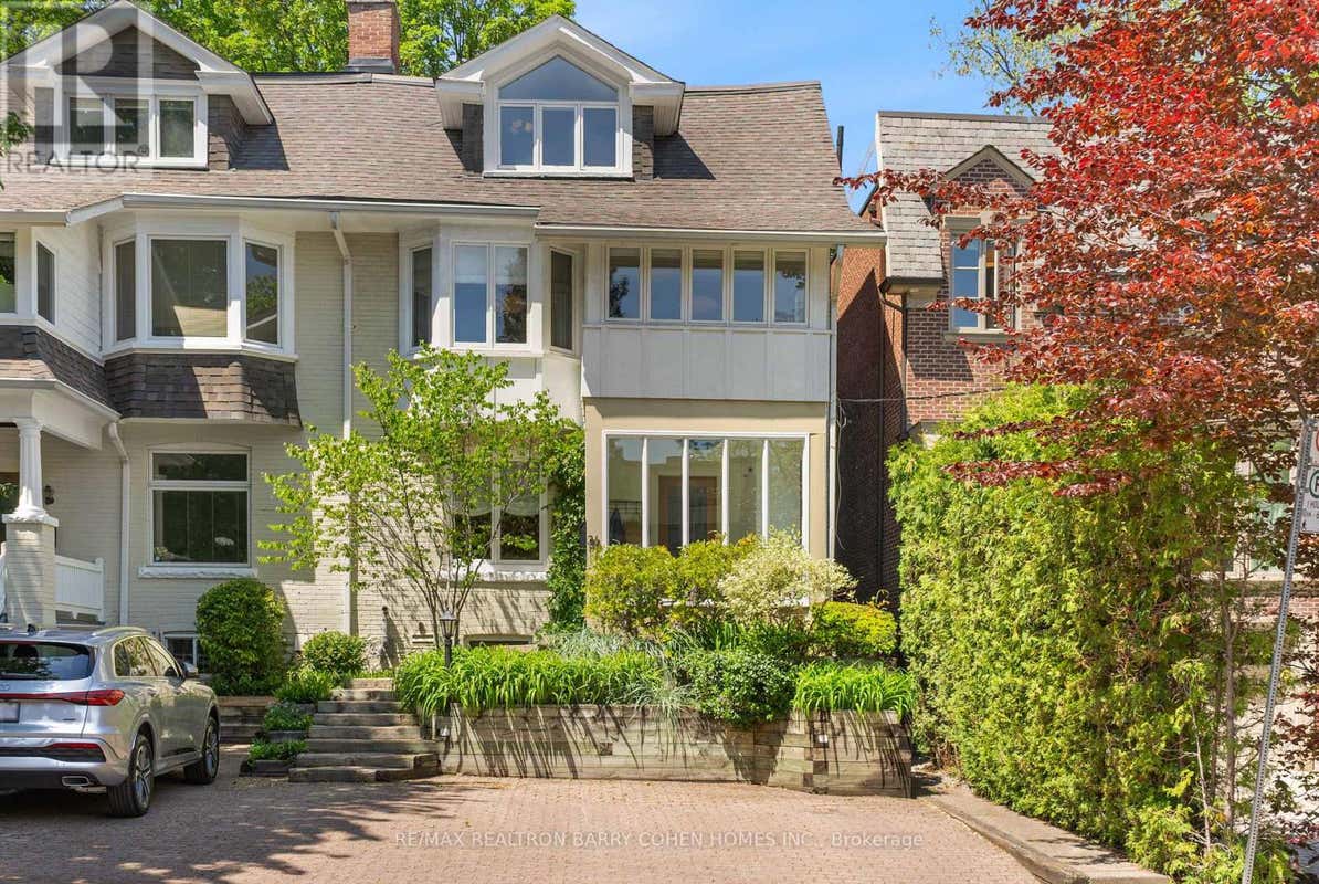 36 WOODLAWN AVENUE W