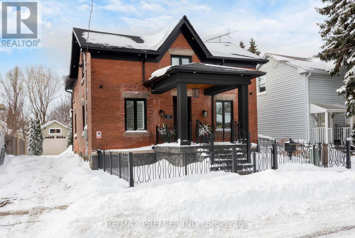 21 ELIZABETH STREET N