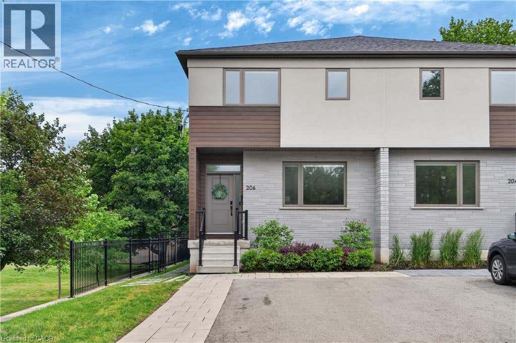 206 CANADA STREET