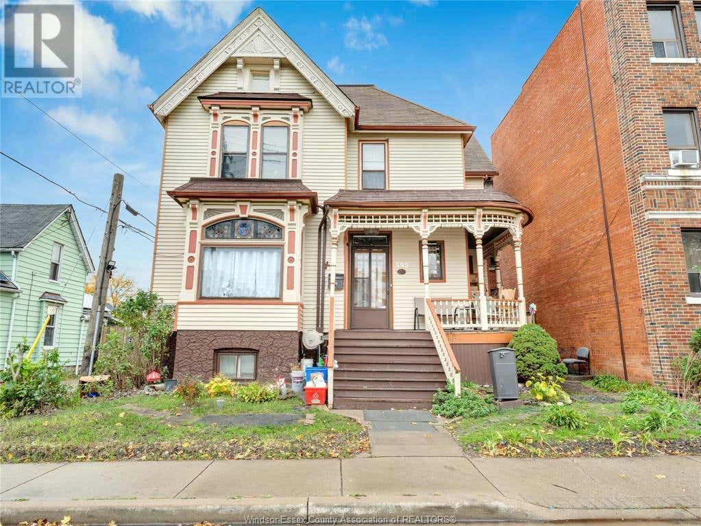 595 CATARAQUI, Windsor, ON N9A3P2 House For Sale RE/MAX 24021433