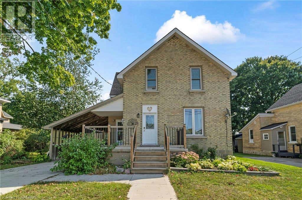 213 3RD Avenue SW, Chesley, ON N0G1L0 House For Sale RE/MAX 40641060