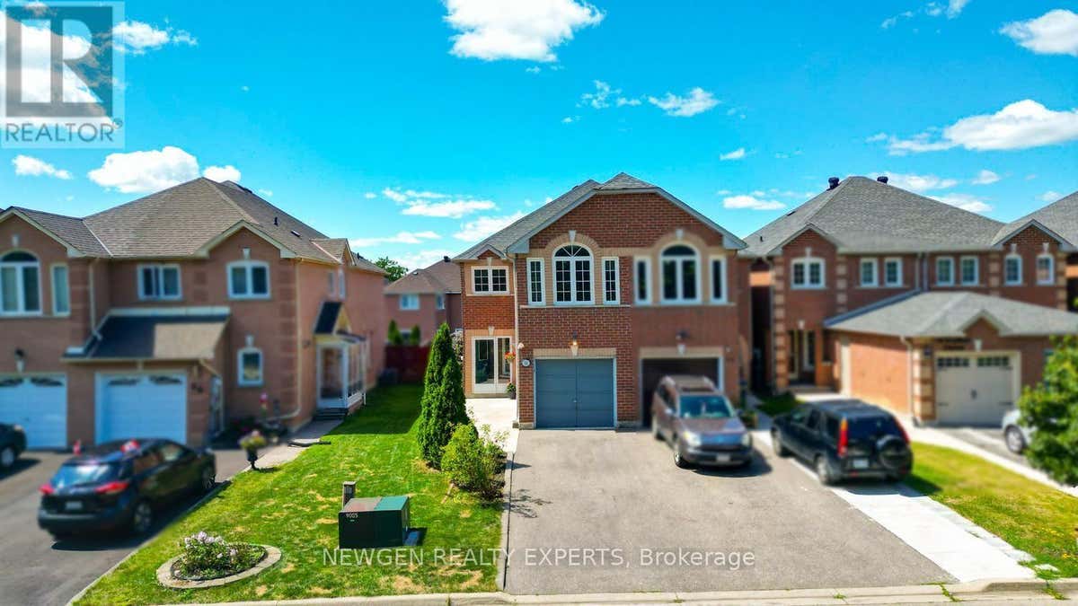 42 MCCLEAVE CRESCENT