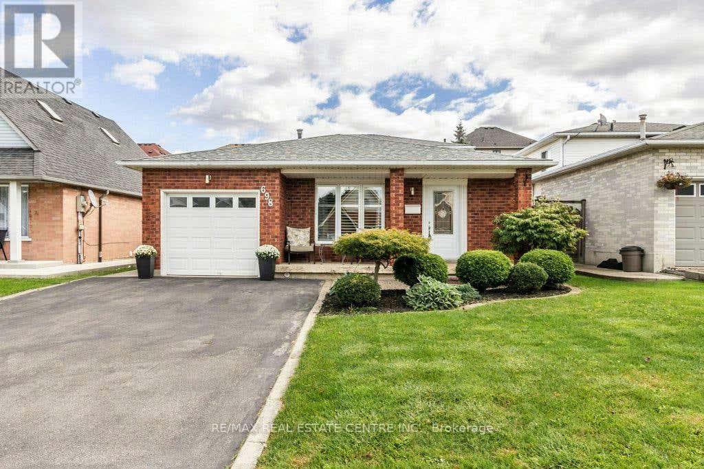 698 ACADIA DRIVE, Hamilton (Butler), ON L8W3V2 House For Sale RE/MAX