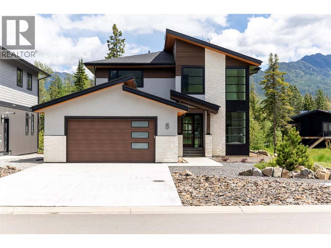 5 MAMMOTH DRIVE