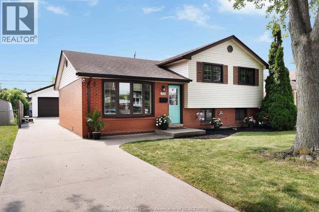 351 CARLING CRESCENT