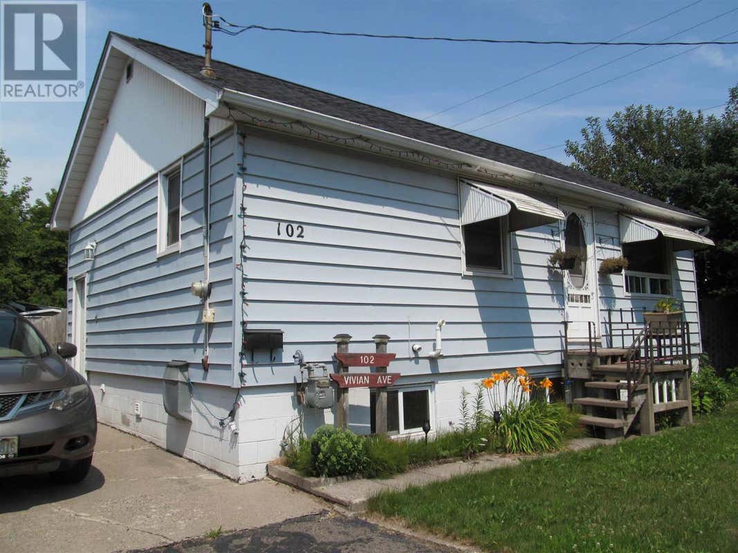 102 VIVIAN AVE