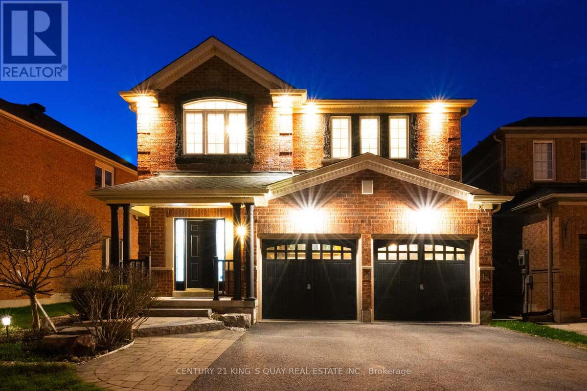 128 RICHARD COULSON CRESCENT