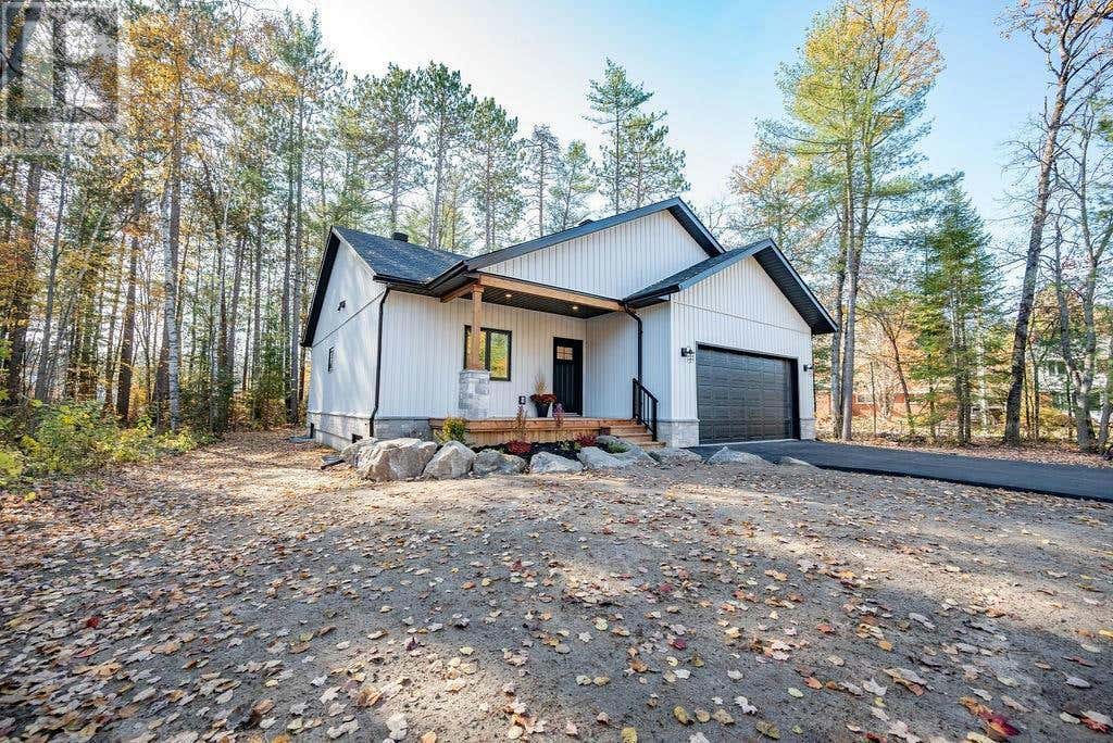 33 HAMMOND COURT, Deep River, ON K0J1P0 House For Sale RE/MAX 1417837