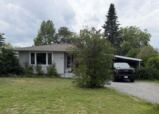 28 PIKE CRESCENT