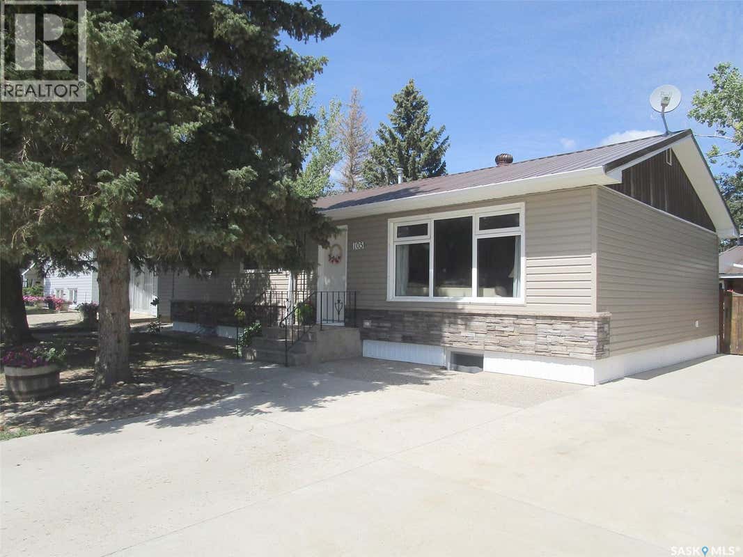 105 ASSINIBOIA AVENUE