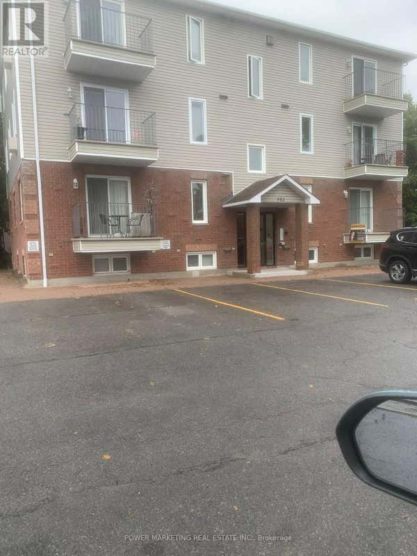 100 - 902 NOTRE DAME STREET