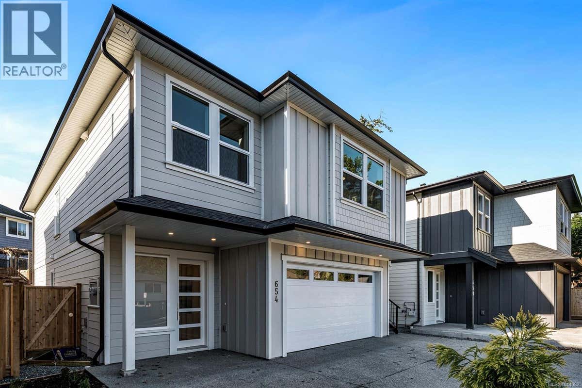 654 WISTERIA RIDGE