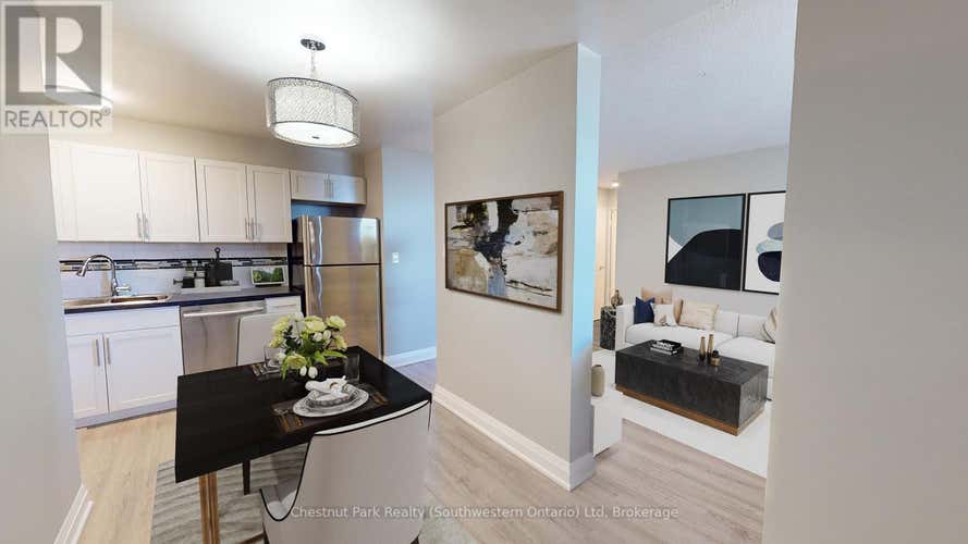 512 - 2 QUEBEC STREET