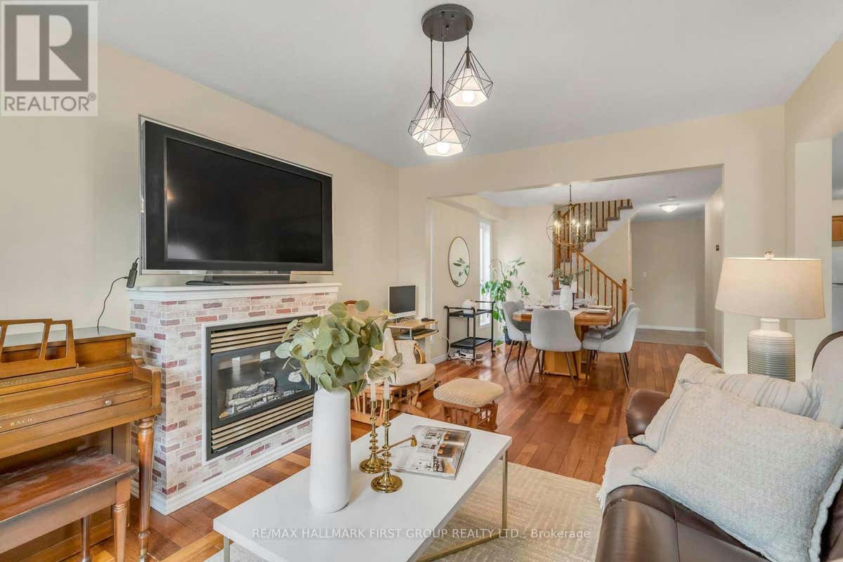 62 MCFEETERS CRESCENT, Clarington (Bowmanville), ON L1C4Y5 House For