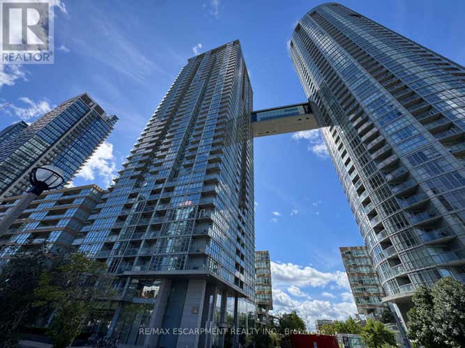 4008 - 15 ICEBOAT TERRACE