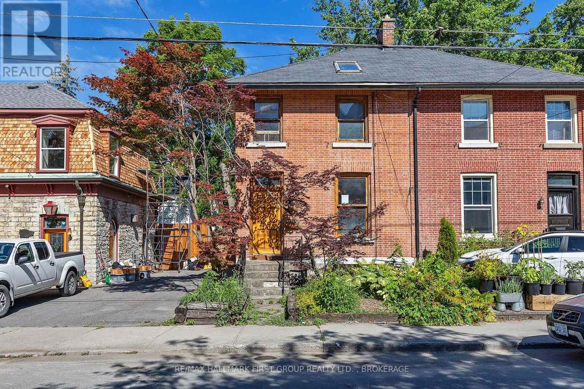 1 givenchy st kingston