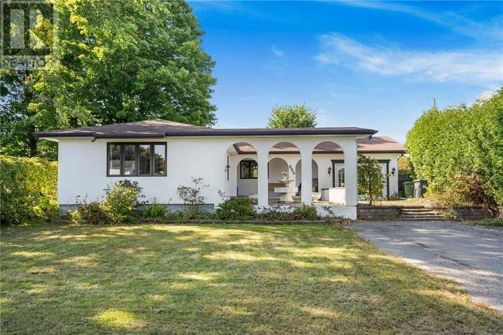 886 SIDNEY STREET, Hawkesbury, ON K6A3K6 House For Sale RE/MAX 1412415