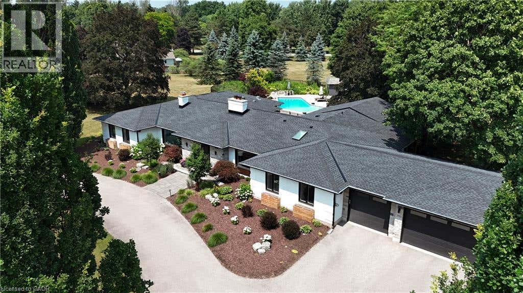 8 SQUIRE COURT