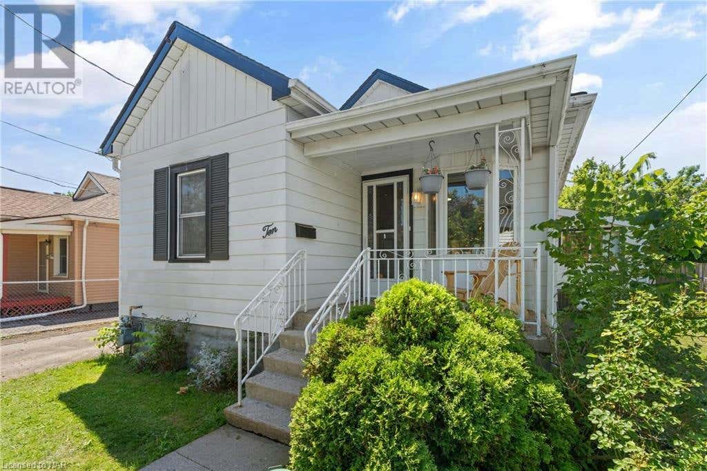 10 MONCK Street, St. Catharines, ON L2S1L6 Home For Rent RE/MAX